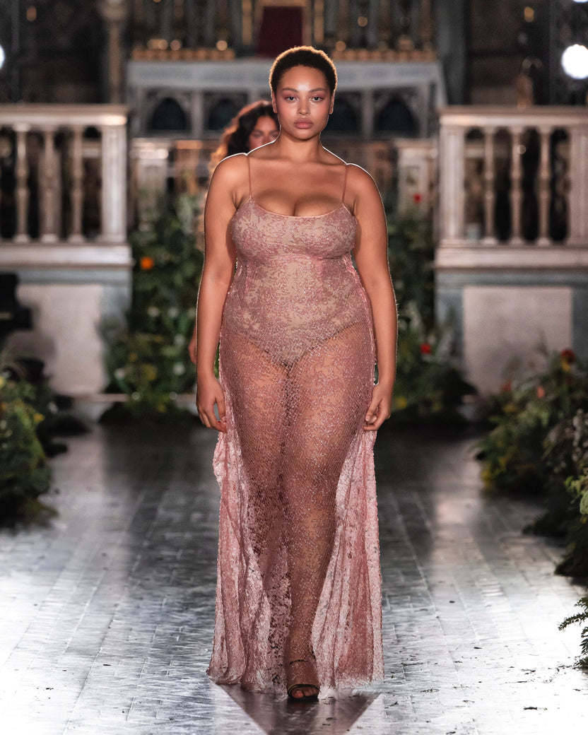 AOIFE DRESS IN PEACH PEARL